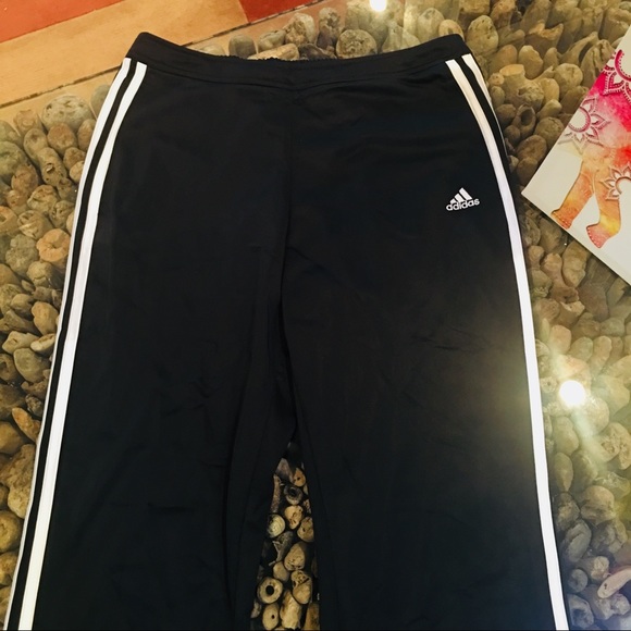 Adidas - Women’s climacool track suit. - Picture 6 of 8